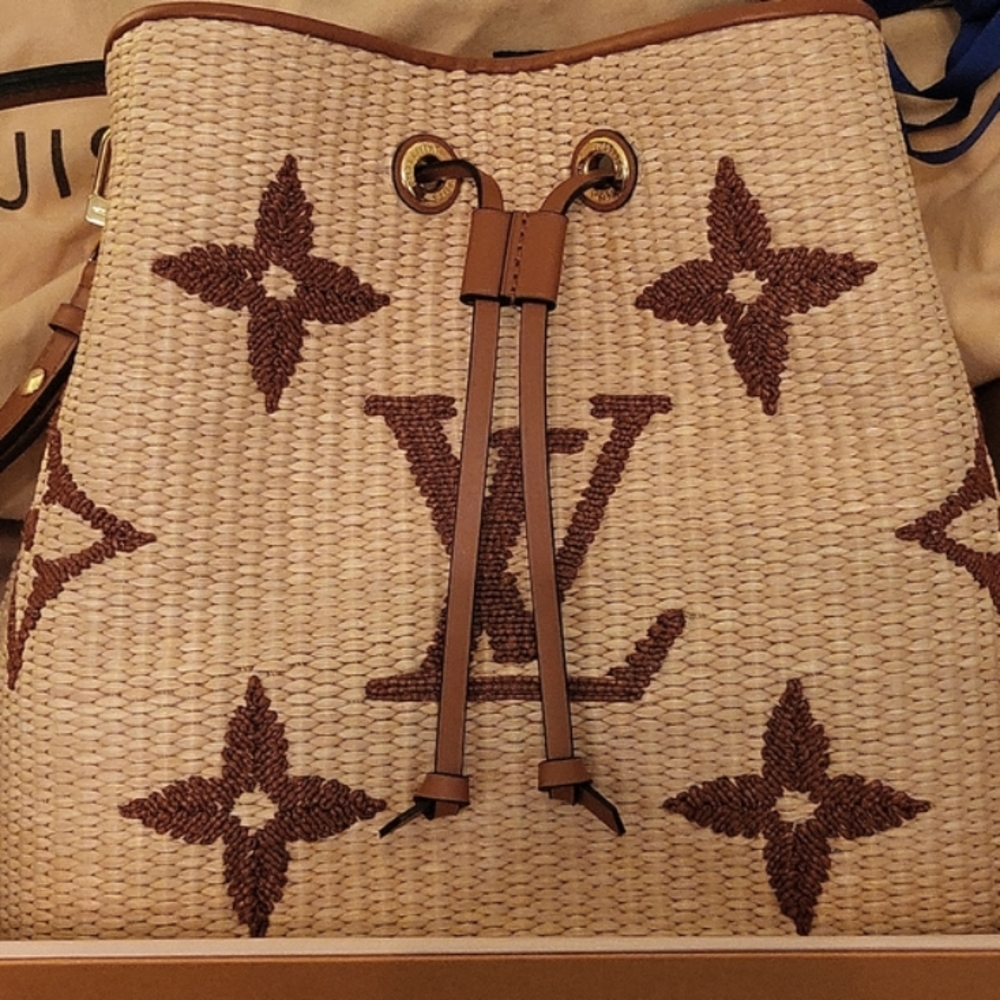 SOLD 🛑Louis Vuitton Raffia NeoNoe MM Bag